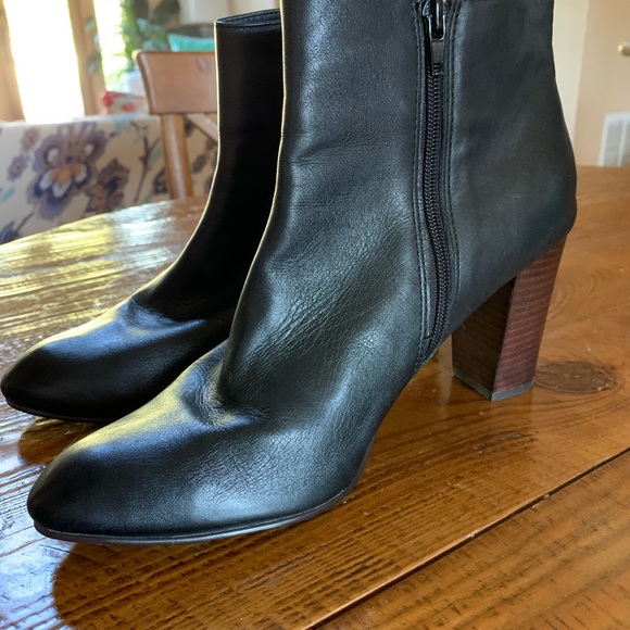 14th & Union Black Leather Heel - Picture 2 of 4